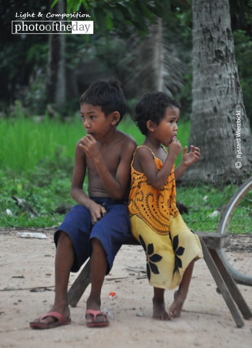 Spectators, by Ryszard Wierzbicki