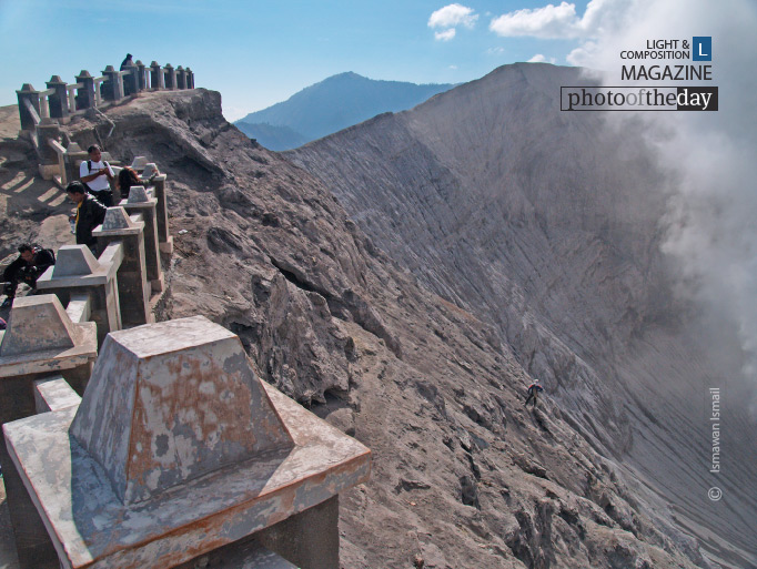 Bromo Crater, by Ismawan Ismail