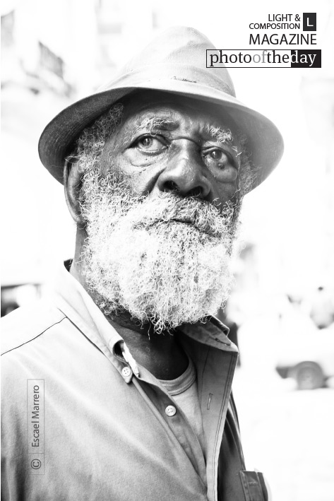 Mirando Al Pasado, by Escael Marrero