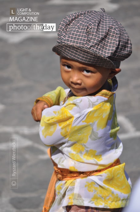 Turning Around, by Ryszard Wierzbicki Turning Around, by Ryszard Wierzbicki