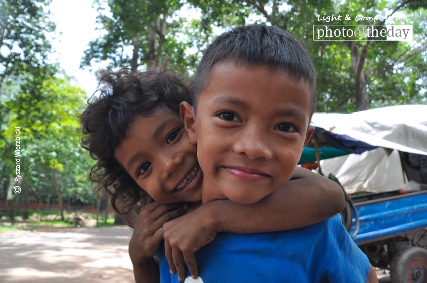 Friendship, by Ryszard Wierzbicki Friendship, by Ryszard Wierzbicki