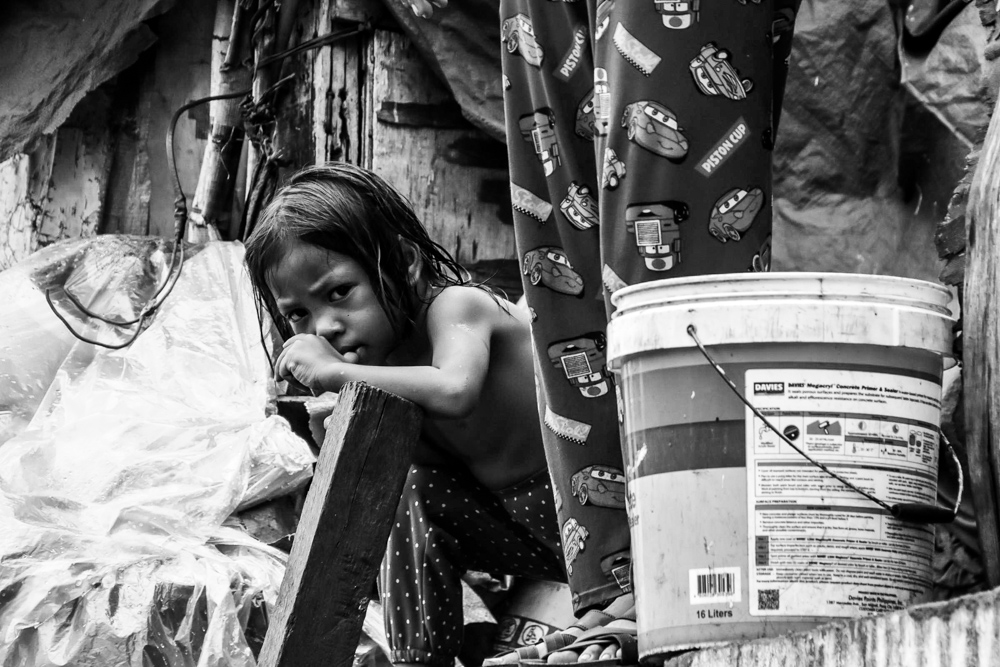 Curiosity2 by Ryszard Wierzbicki - Photojournalism, Street Photography, Photography Education, Art Photography,  Award-Winning Photography