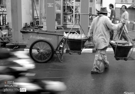 Chiang Mai Peanut Guy, by Vijaya Sri Sanjevi - Motion Photography, Photojournalism, Photography Awards, Photo of the Day, Online Photography Courses