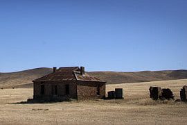 Landscape Photography, Abandoned Home Photography, Photo of the Day, Award Winning Photography, Cameron Cope – Abandoned Settler Home by Cameron Cope Abandoned Settler Home by Cameron Cope - Landscape Photography, Abandoned Home Photography, Photo of the Day, Award Winning Photography, Cameron Cope