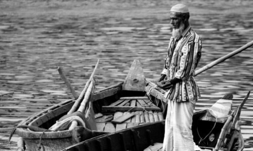 Let’s Pray for Peace, by Shahnaz Parvin - Photojournalism, Documentary Photography, Islamic Photography, Photography Awards, Light & Composition