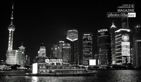 Bye bye Pudong, by Daniel Schnyder - Night Photography, Photo of the Day, Photography Awards, Shanghai Photography, Art Photography