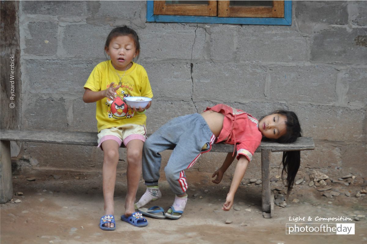 Boredom, by Ryszard Wierzbicki - Documentary Photography, Photojournalism, Photography Awards, Photo of the Day, Art Photography