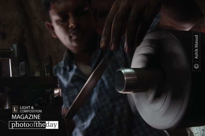 Life with Rolling Machine, by Ashik Masud - Documentary Photography, Photojournalism,  Award-Winning Photography,  Photo of the Day,  Rolling Machine