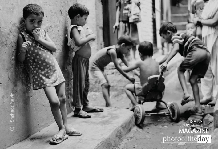 Single Frame by Shahnaz Parvin - Photojournalism, Street Photography, Documentary Photography, Photo of the Day, Shahnaz Parvin