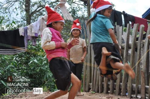 Caught in the Air, by Ryszard Wierzbicki - Travel Photography, Award Winning Photography, Photo of the Day, Photography Awards, Photojournalism