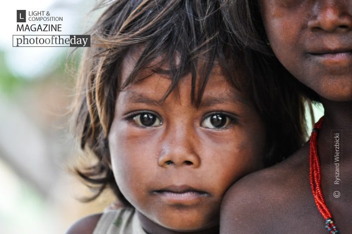 Visitors are Here, by Ryszard Wierzbicki - Documentary Photography, Photojournalism, Portrait Photography, Photography Awards, Photo of the Day