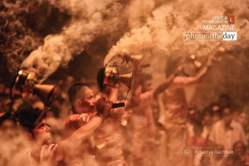 Evening Aarti by Achintya Guchhait - Photojournalism, Documentary Photography, Evening Aarti, Varanasi, Photography Awards