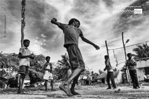 Bambaram by Bilal Mahaboob Ali - Black and white photography, Photo of the Day,  Award-winning photography, Children's photography, Photojournalism