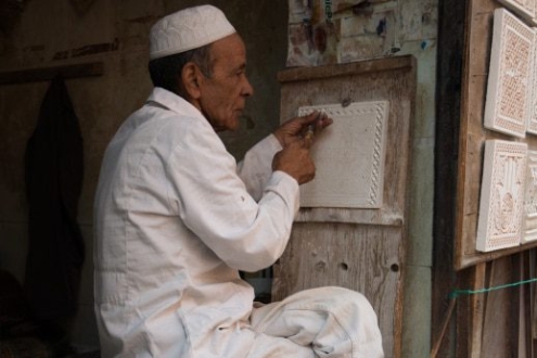 Craftsman in Marrakesh, by Ola Cedell - Street Photography, Photojournalism, Photography Awards, Photo of the Day, Marrakesh