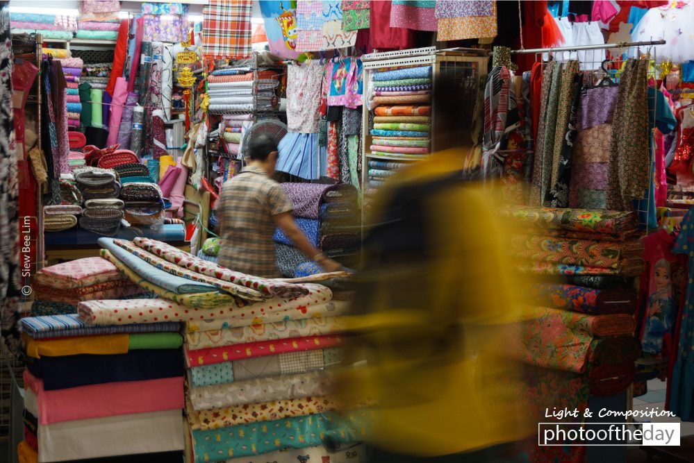 A Solo Store, by Siew Bee Lim - Color Photography, Photography Award, Photo of the Day, Online Photography Courses, Photojournalism