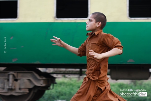 Not an Easy Catch, by Jabbar Jamil - Motion Photography, Street Photography, Photojournalism, Photography Award, Photo of the Day