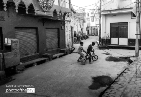 Leading Lines and Childrens by Shahzaib Ahmed - Street Photography, Award Winning Photography, Photo of the Day, Art Photography, Photography Awards