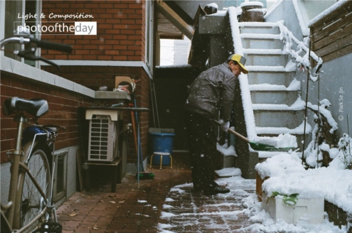 My Grandfather by Park Se Jin - Photojournalism, Street Photography, Award-Winning Photography, Photo of the Day, Photography Education