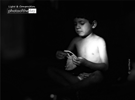 Half Chapati by Lavi Dhurve - Documentary Photography, Photojournalism, Photography Awards, Photo of the Day, Online Photography Courses