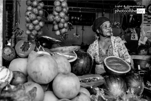 Fruit Woman by Shri Chandra Satryotomo - Photojournalism, Black and White Photography, Photography Awards, Art Photography,  Shri Chandra Satryotomo