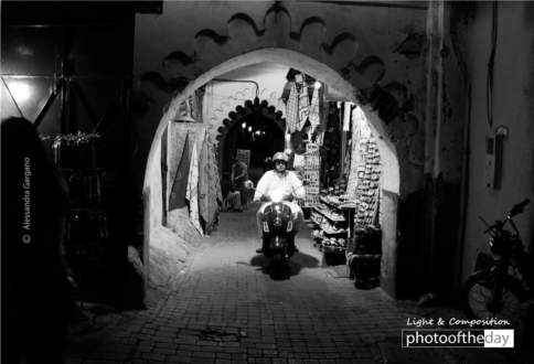 City of Blinding Lights by Alessandra Gargano - Street Photography, Photojournalism, Photography Awards, Alessandra Gargano,  Art Photography