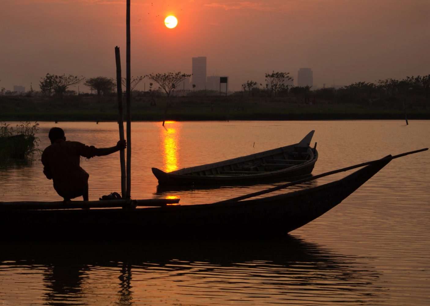 At the Edge of Day and Love by Shahnaz Parvin - Photojournalism, Photography, Art Photography, Photo of the Day, Light & Composition University