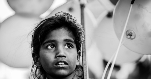 Balloon Girl by Shirren Lim - Photojournalism, Portrait Photography, India Photography, Shirren Lim, Photo of the Day