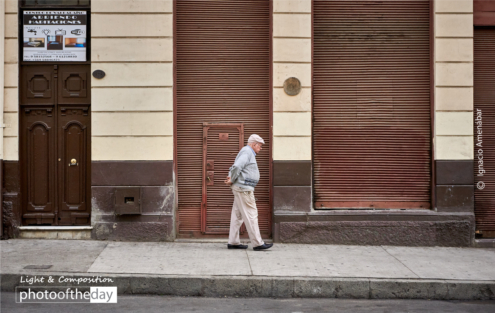 Calm Walk by Ignacio Amenábar - Street Photography, Photojournalism, Photography Awards, Photo of the Day, Art Photography