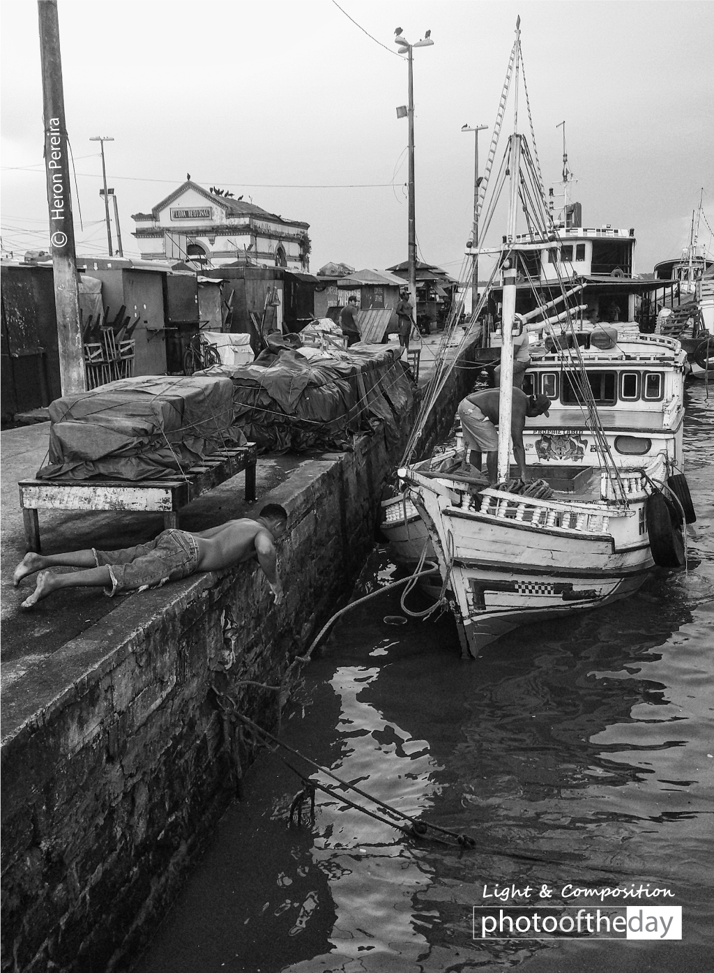 Hustle and Bustle by Heron Pereira - Photojournalism, Documentary Photography, Photography Awards, Online Photography Courses, Heron Pereira
