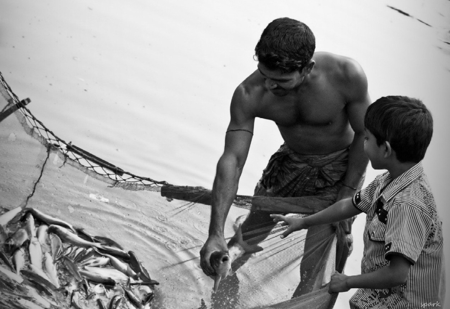 Let Me Touch the Fish by Shahnaz Parvin - Photojournalism, Photography Award, Photo of the Day, Art Photography, Online Photography Courses
