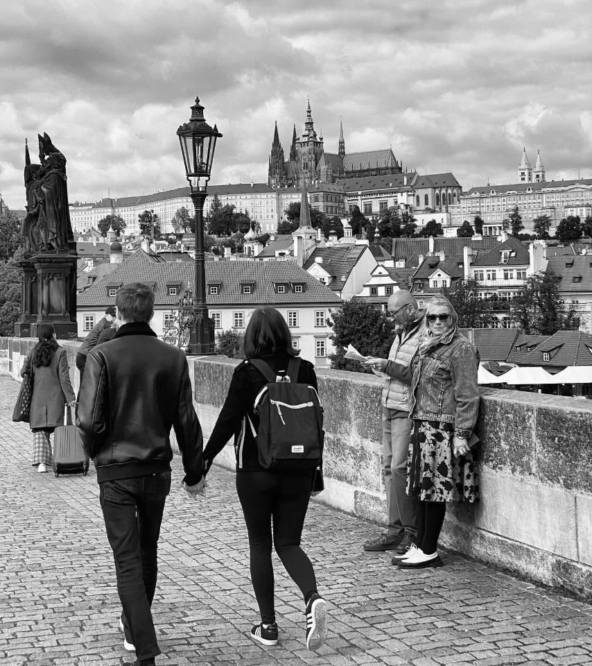 Photojournalism, Street Photography, Art Photography, Mirka Krivankova, Photo of the Day - Lovers on Charles Bridge by Mirka Krivankova Lovers on Charles Bridge by Mirka Krivankova - Photojournalism, Street Photography, Art Photography, Mirka Krivankova, Photo of the Day