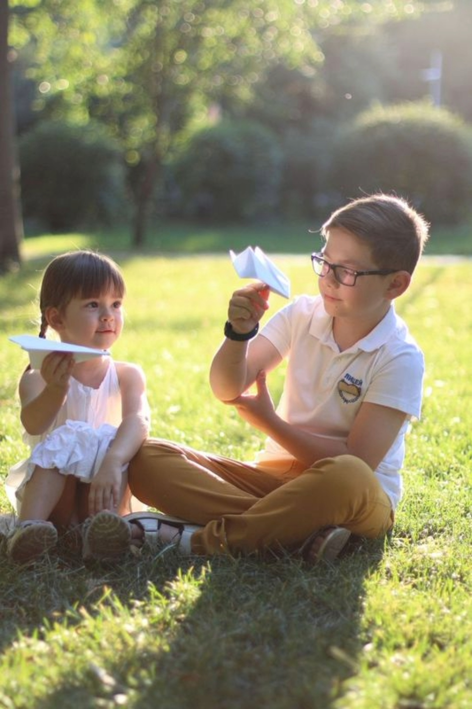 Paper Airplanes by Elena Zakharova - Photojournalism, Art Photography, Photography Education, Online Photography Courses, Elena Zakharova
