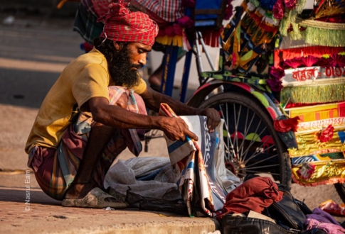 A Rickshaw Driver's Roadside Task - photography portraits, documentary photography, visual storytelling, composition techniques, fine art prints, street photography