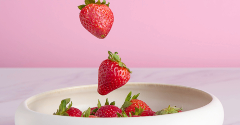 Flying Strawberries by Luca Corsetti - Food Photography, Creative Photography, Food Styling, Photography Techniques, Light & Composition University