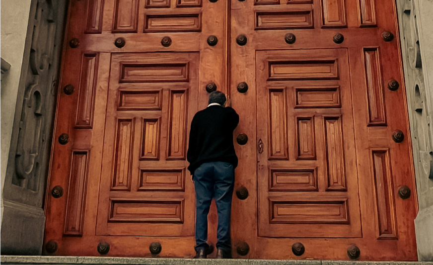 A Touch of Faith by Luis Alberto Poma Criollo - Photo of the Day, Art Photography, Photojournalism, Photography Awards, Light & Composition University