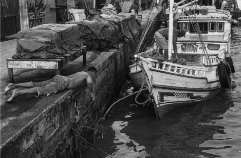 Hustle and Bustle by Heron Pereira - Photojournalism, Documentary Photography, Photography Awards, Online Photography Courses, Heron Pereira